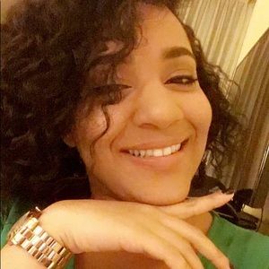 Meet your Posher, Mariela